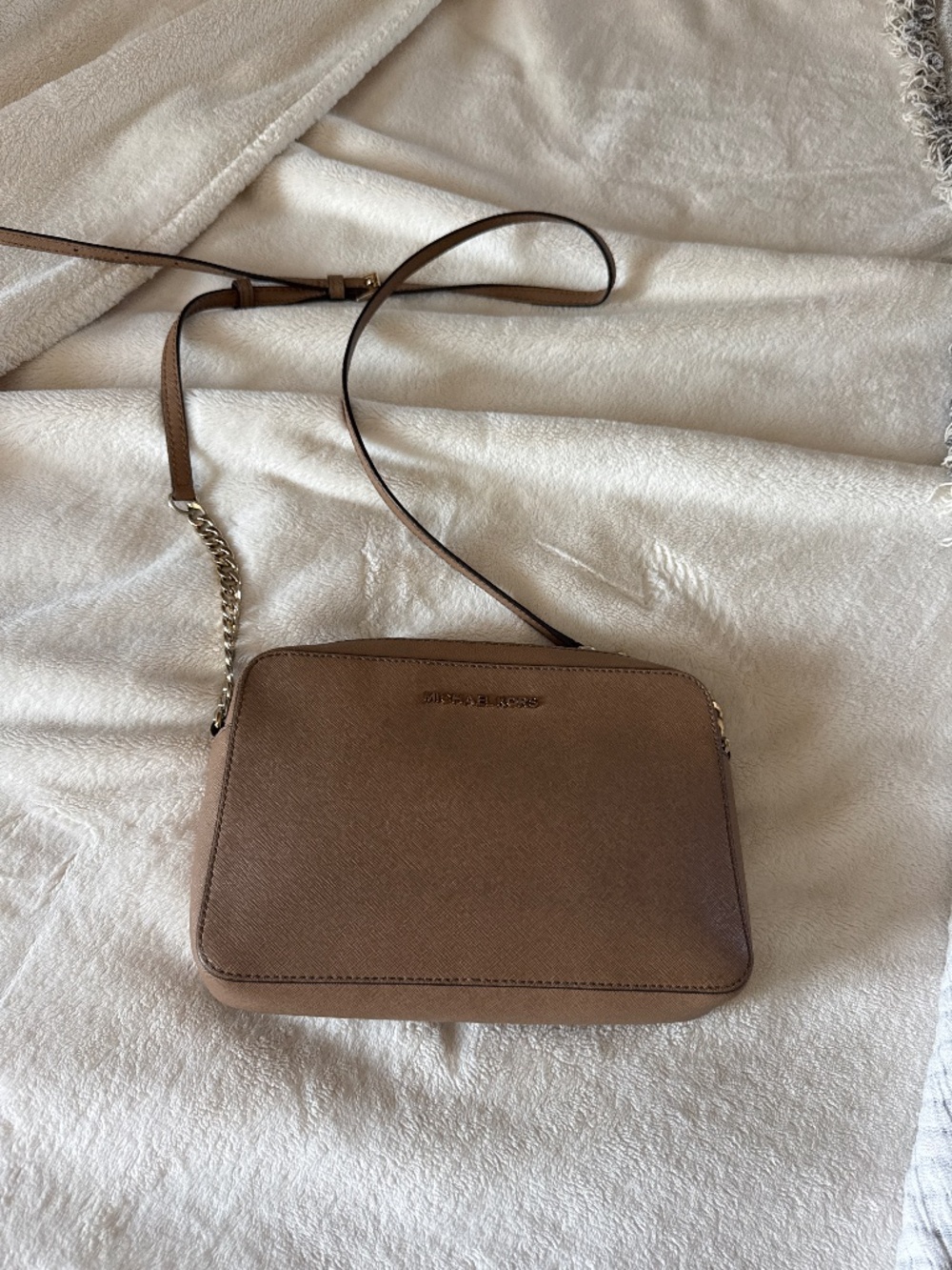 Micheal Kors crossbody bag